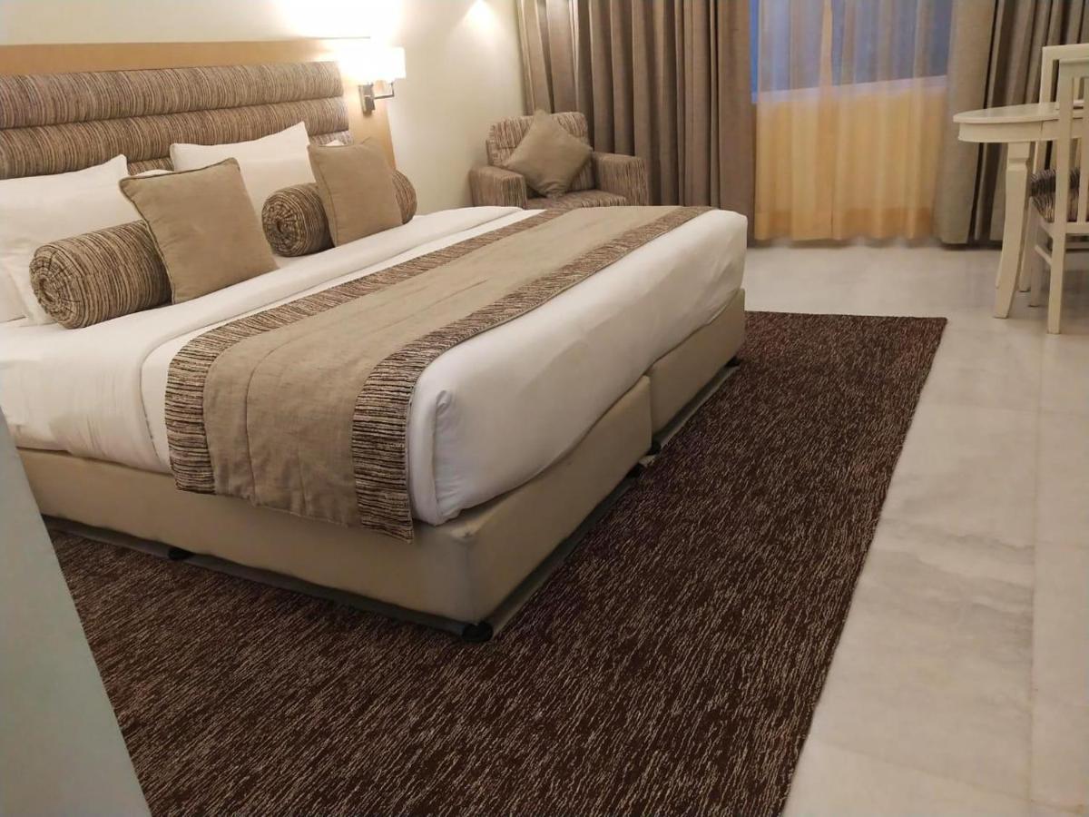 Best Western Resort Country Club Gurgáon Kültér fotó