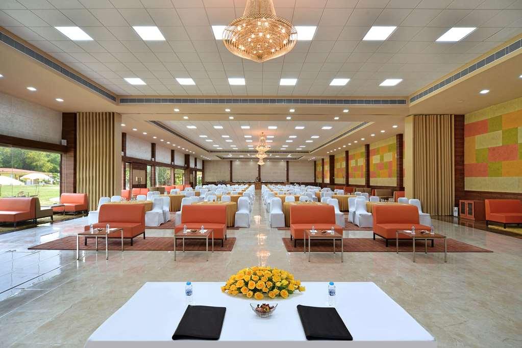 Best Western Resort Country Club Gurgáon Létesítmények fotó