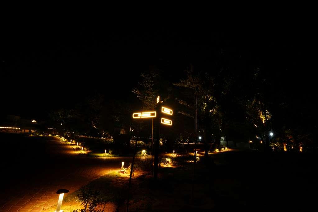 Best Western Resort Country Club Gurgáon Kültér fotó